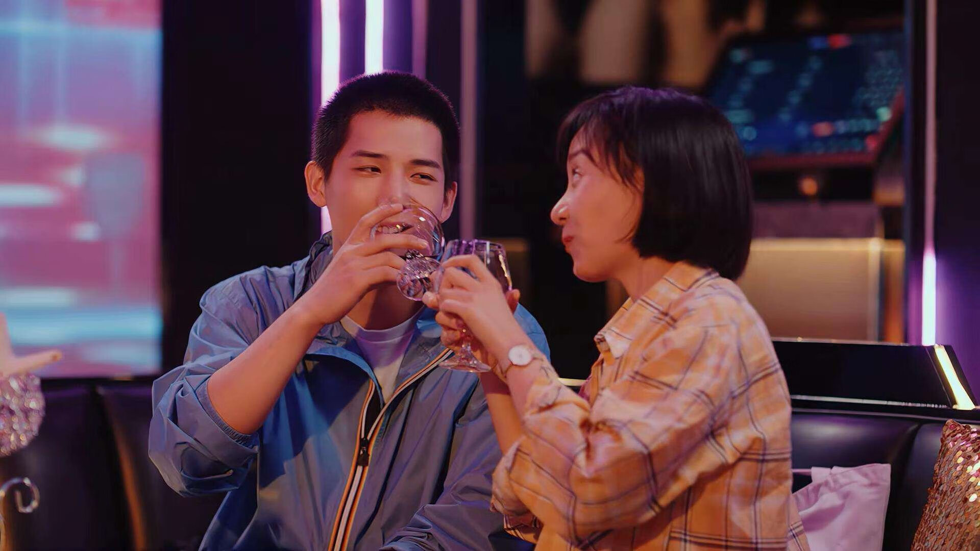 国足平均出球时间分布评估模型，国足球员出场次数