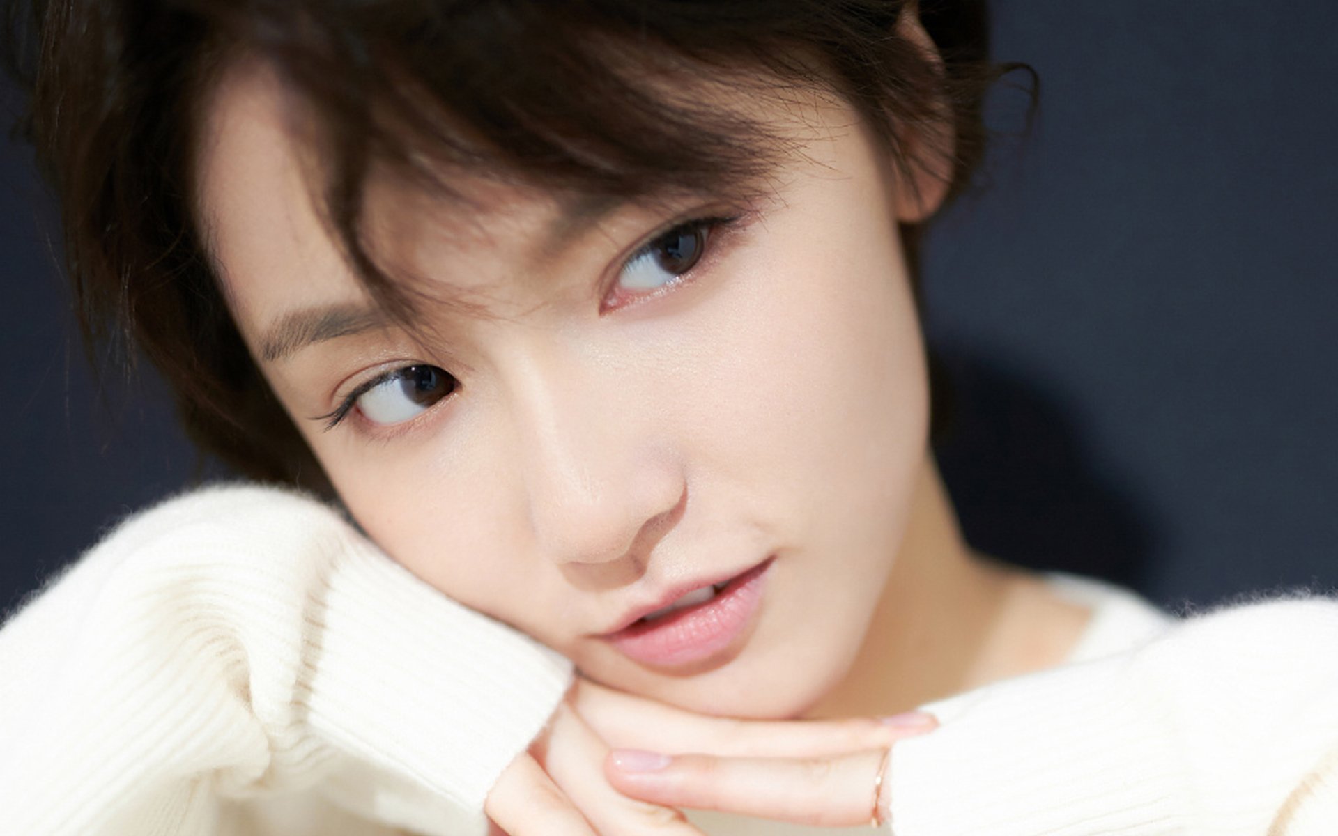 爱游戏中国官方网站平台-女子蝶泳选手冲击决赛席位，女子蝶泳决赛视频