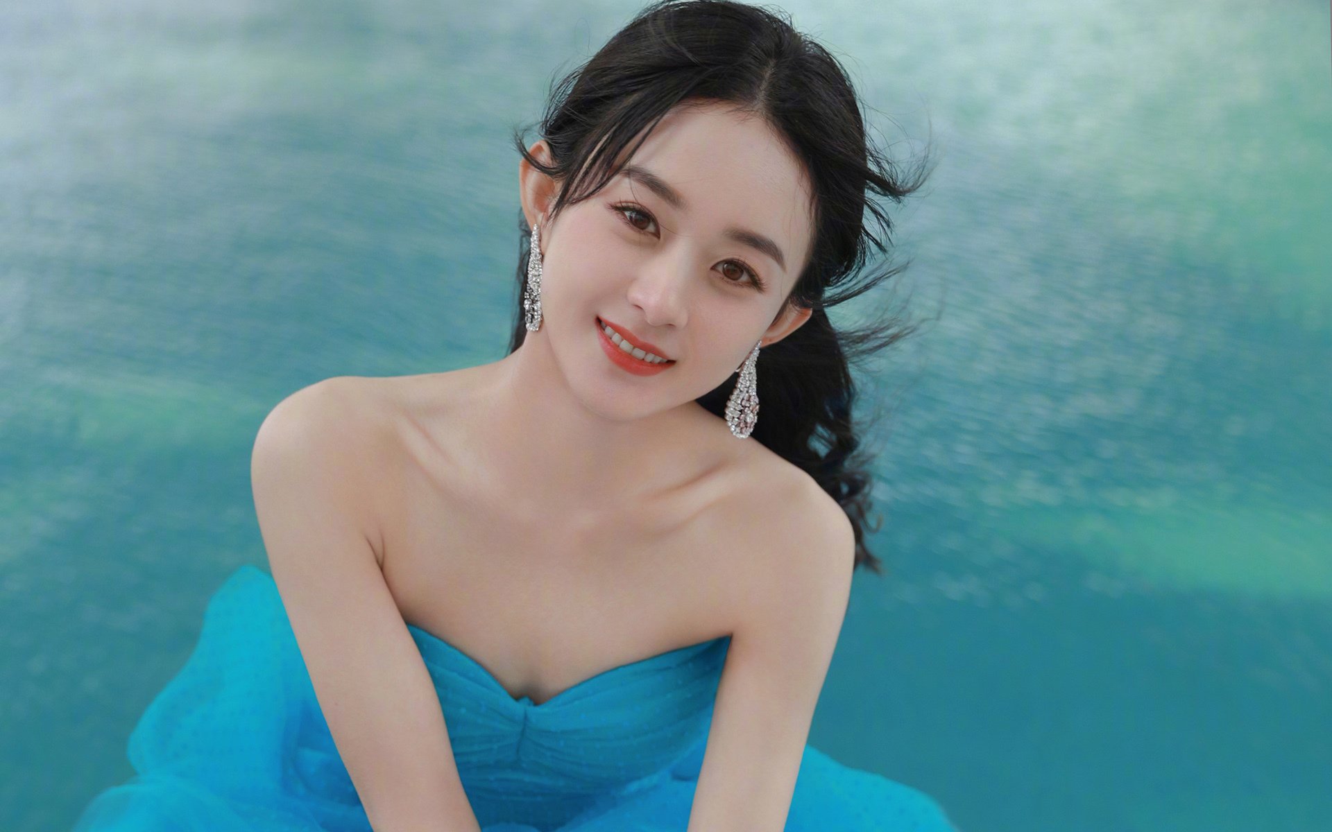 克莱尔表现亮眼 赢得观众热烈掌声,克莱尔登场作品