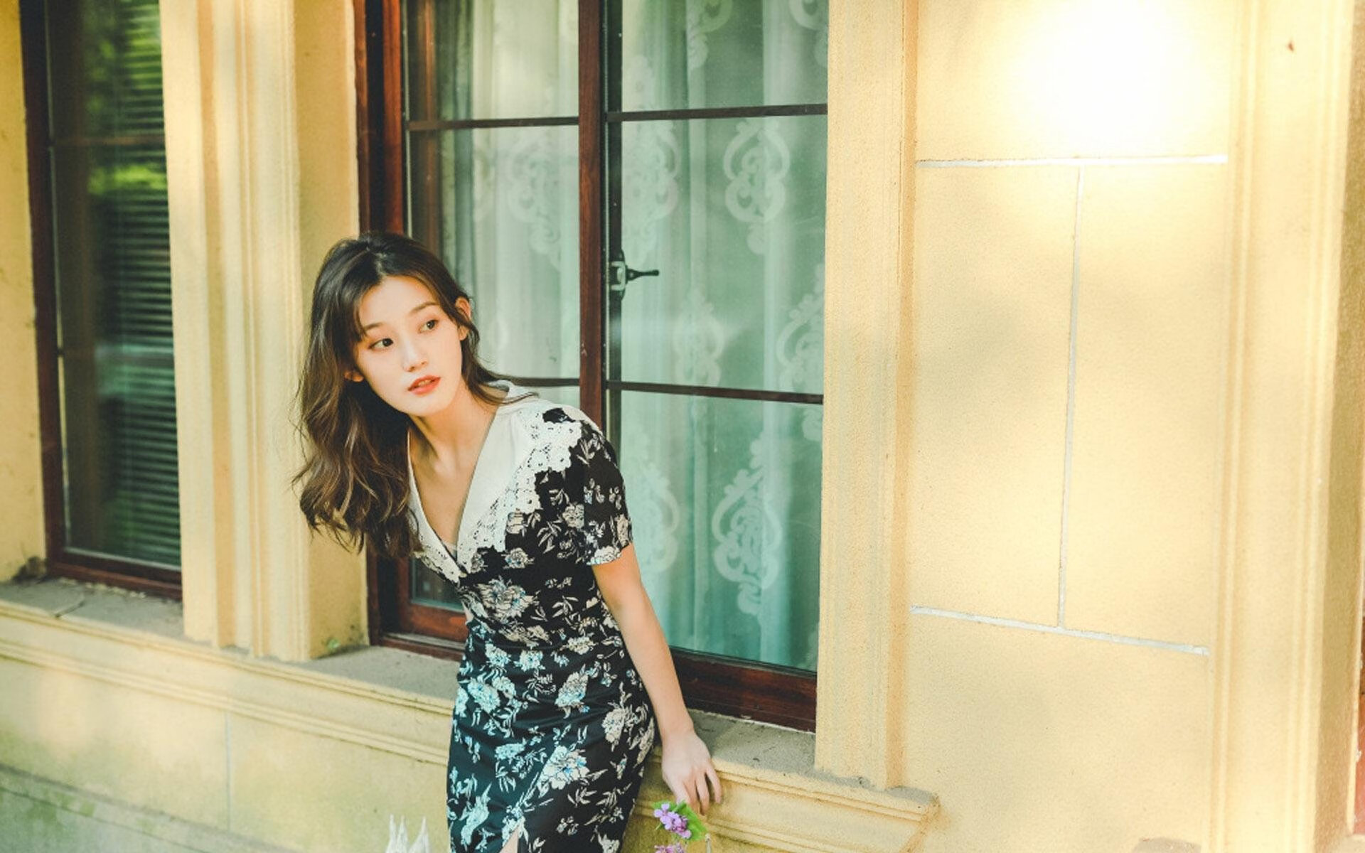 快船组织公益义卖活动筹集儿童基金