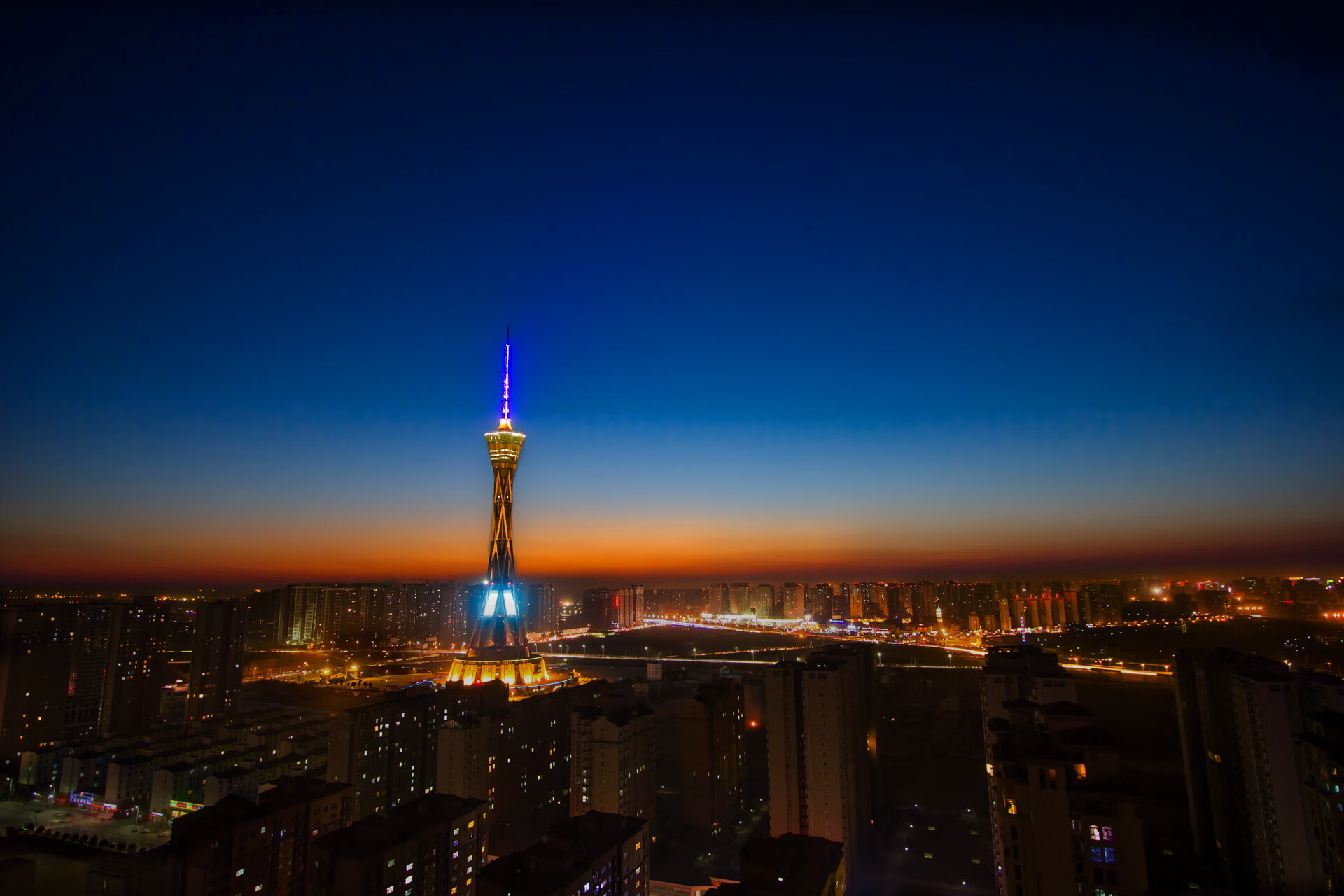 鹈鹕拍摄宣传照球员造型引发网友热烈讨论,鹈鹕正面照